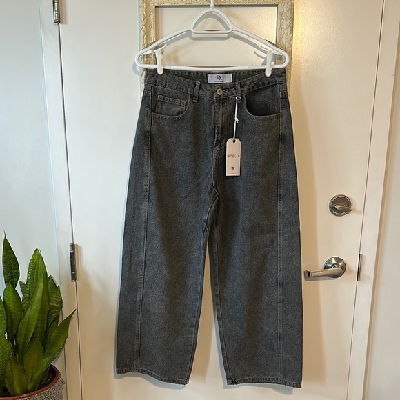 FLYING ANGEL | Nordstrom Gray Wide-Leg Barrel Ankle Jeans - Picture 5 of 13